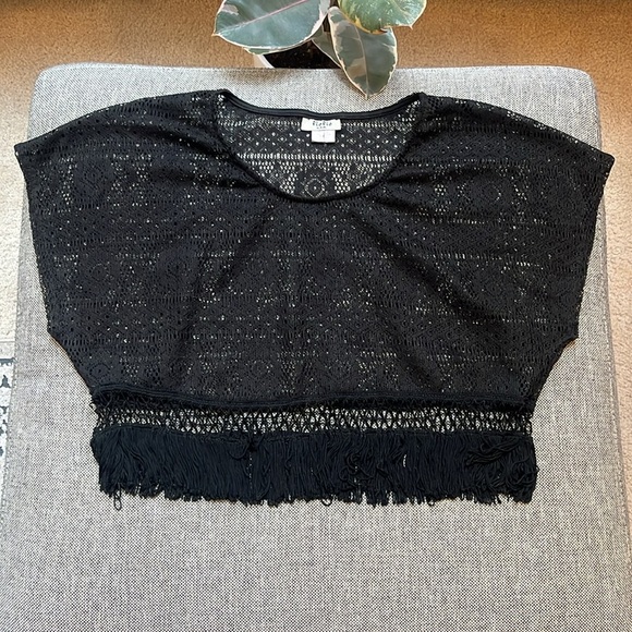 American Vintage Tops - ✨ Y2K Vintage Circa 2005 Black Crochet Crop Top with Fringe